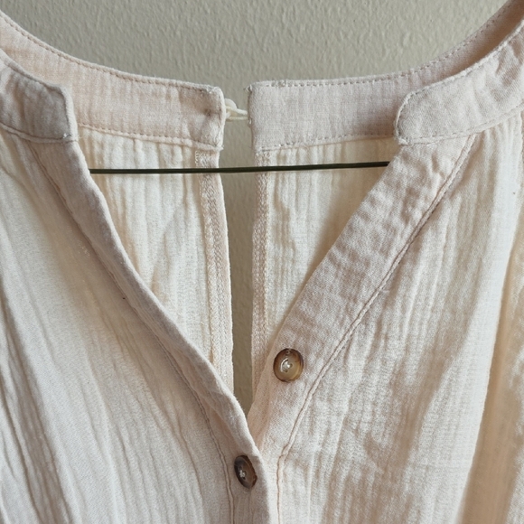 Cupshe Romper Scalloped Lace Sleeveless Buttoned Cream Size Small New - Picture 3 of 4